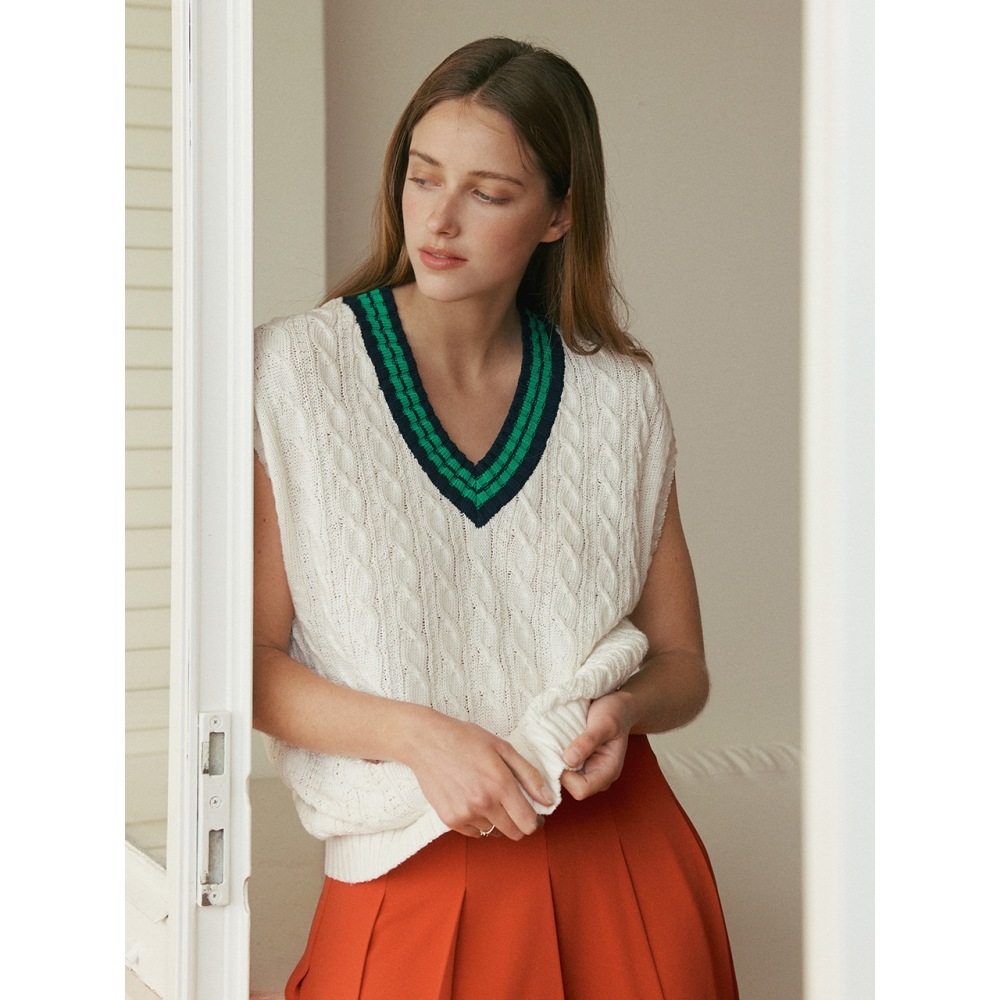 AND YOU RAGUSA Vネックケーブルニットベスト（アイボリー）