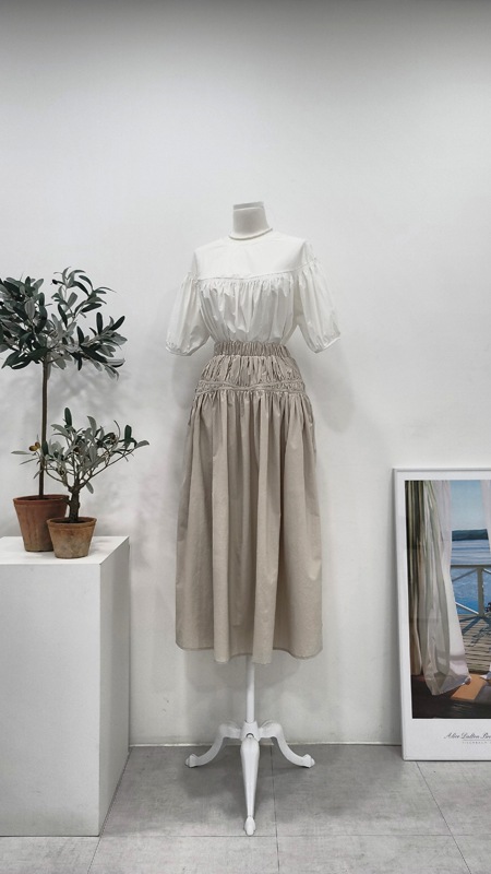 フレアブラウスかさかさスモークブラウスアイボリー女性ビッグサイズブラウス