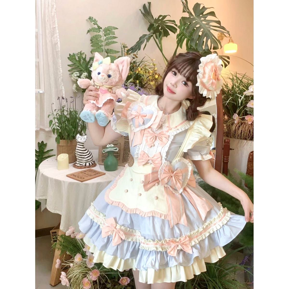 ブルー・ピンクカラーフリルメイド服セットアップ 11,704円