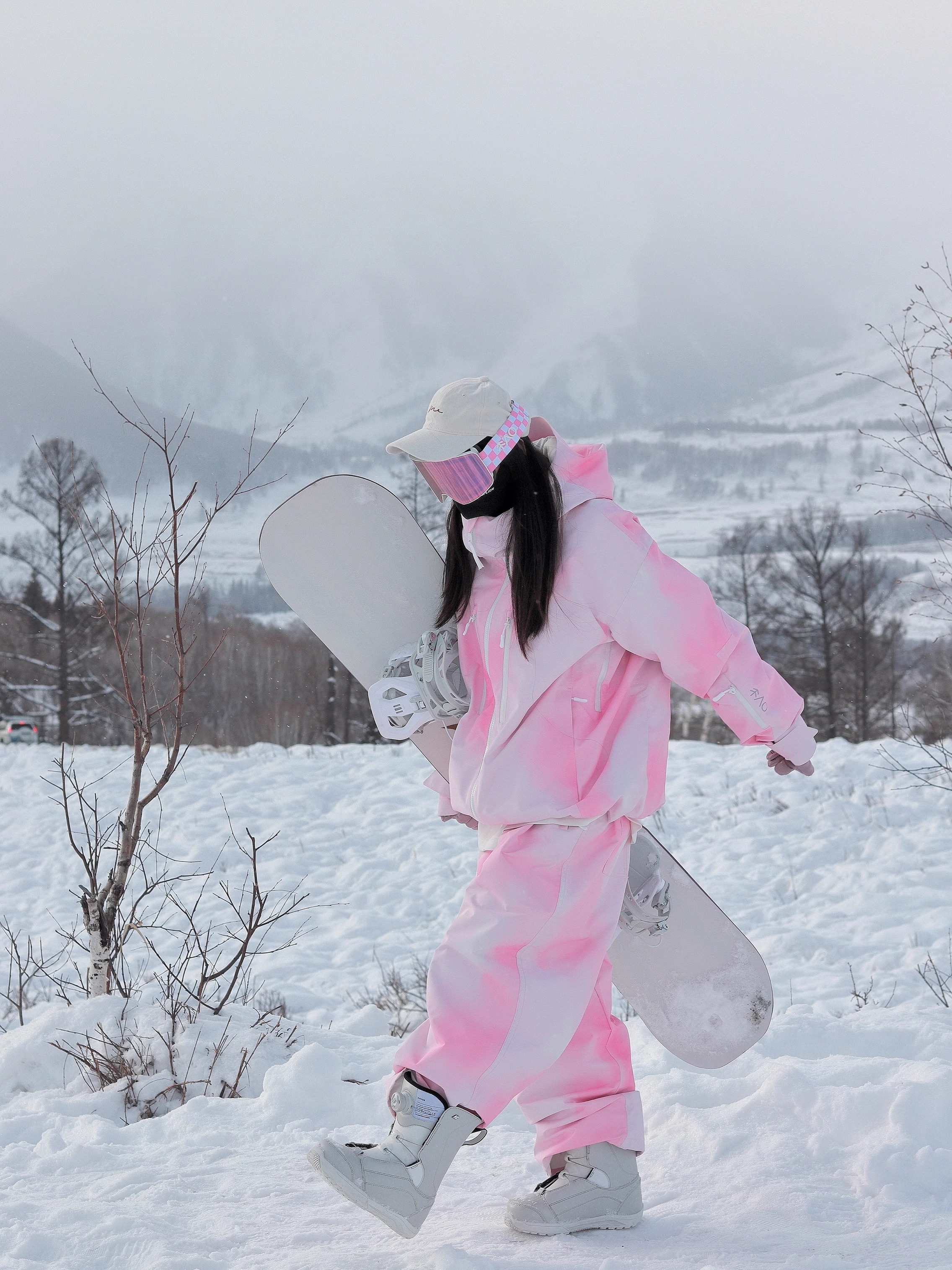 1～3日で出荷スノーボードウェア 24 25 上下セット メンズ レディース ピンク アウター ジャケット パンツ ゆったり 裏起毛セットアップ 韓国風 防水防寒着 スノーウェア スキーウ