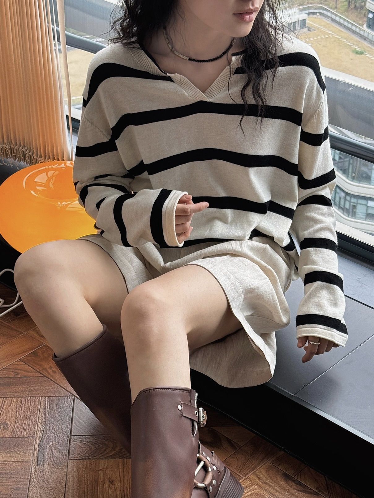 ルーヴル夏の新作韓国系レトロで怠惰なウールのストライプの日焼け止めニットの柔らかいモチモチとした肌がやせて見える上着の女性