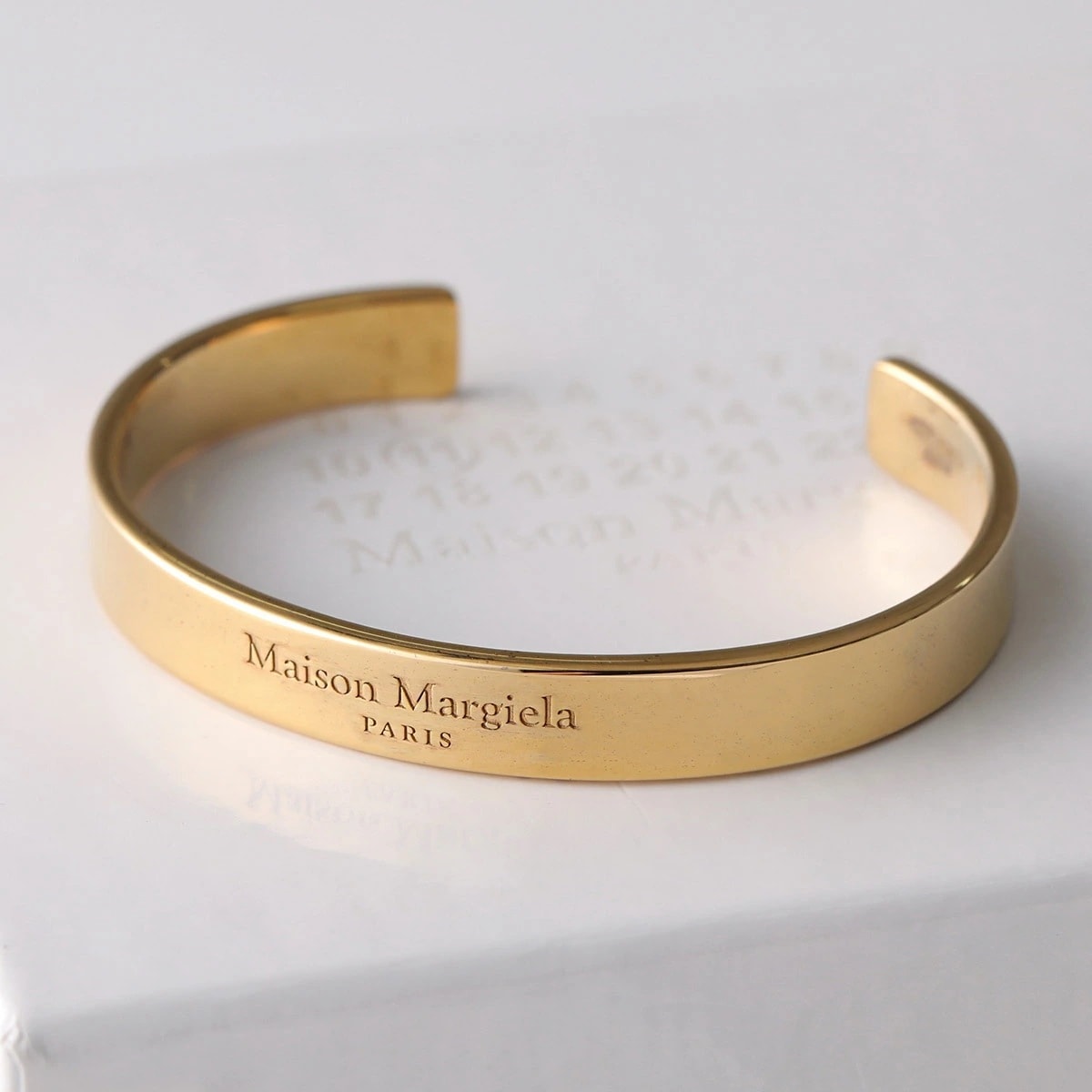 MAISON MARGIELA メゾンマルジェラ バングル SM1UY0082 SV0158 レディース ブレスレット アクセサリー ロゴ カフ シルバー925 silver925 950