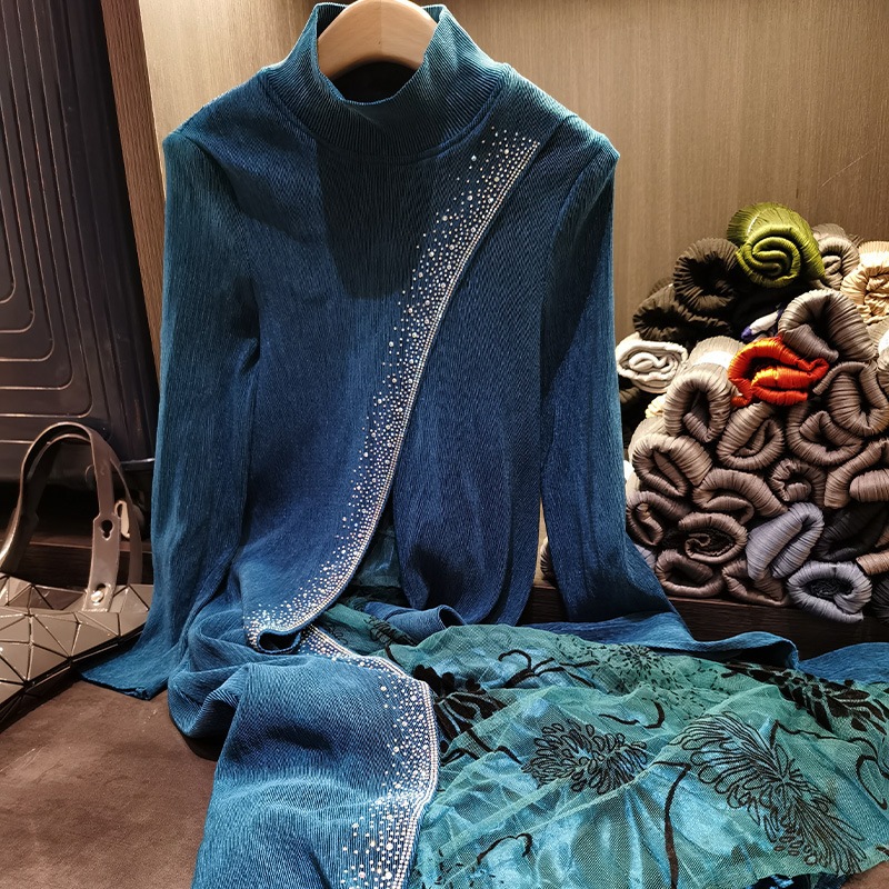 ベルベットのパーマのスタンドカラーの長袖のしわの2つのセットのワンピースの秋冬の気質の名媛の百歪のスカートのスーツ