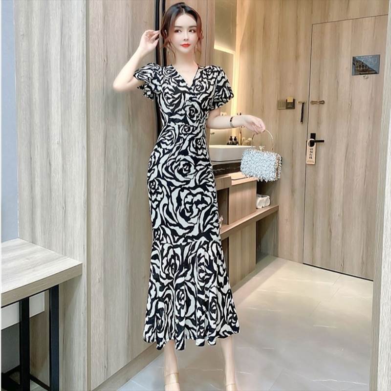 キャバ ドレス カジュアル ワンピース ロング ミモレ丈 半袖 マーメイド レディース セクシー バラ 薔薇 ローズ 花柄 ゼブラ柄 黒 白 ブラック ホワイト モノトーン おしゃれ 可愛い キャバク
