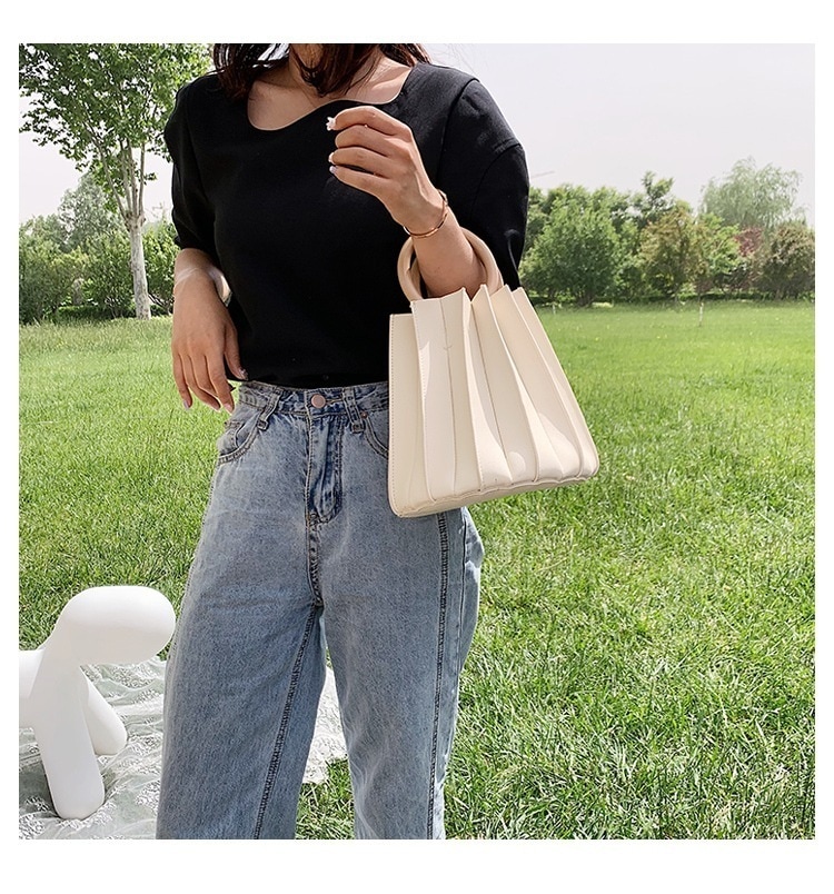 ハンドバッグ 鞄 かばん ショルダー付き 4色 バケツバッグ バケツ型 きんちゃく型 巾着 ラウンド ころん かわいい 2WAY バッグ ハンドバッグ レディース ショルダーバッグ プリーツ ギャザ