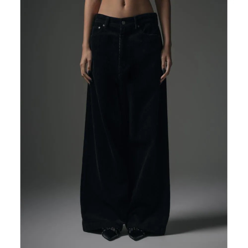 TREEMINGBIRD Solid Velour Corduroy Back Pocket Logo Pant