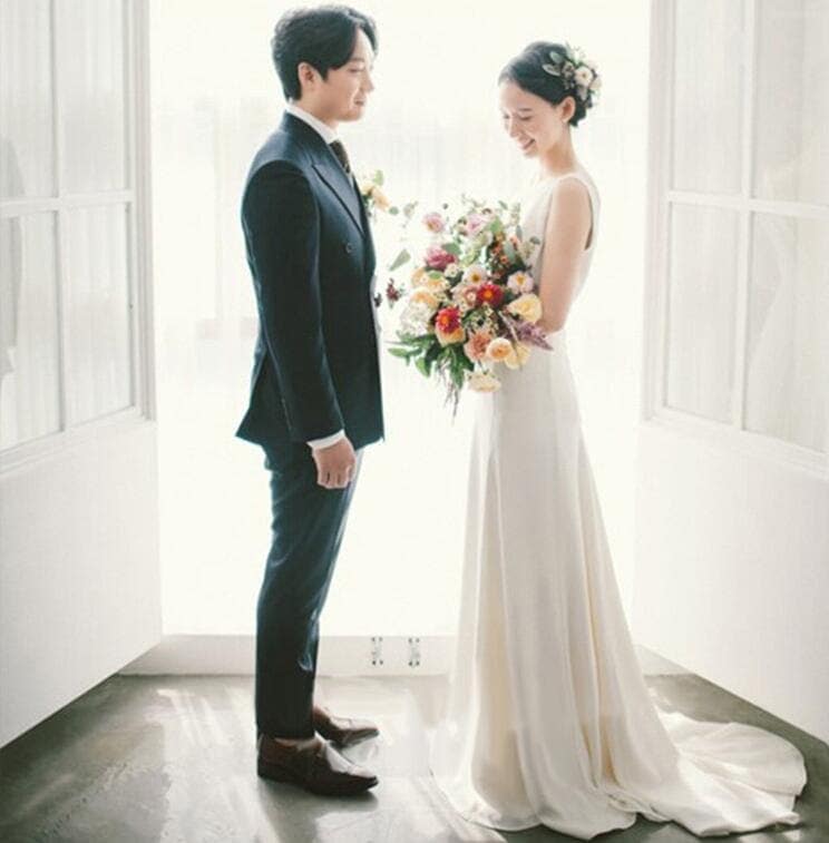 ウェディングドレス ノースリーブ 花嫁ドレス 二次会ドレス 後撮り 前撮り お呼ばれ 結婚式 スレンダーライン エレガント シンプル エンパイアライン 海外挙式 ハネムーン 披露宴 パーティー