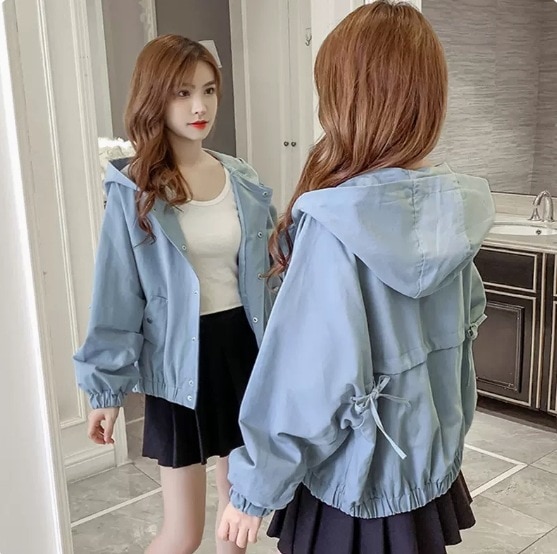 フード付きショート丈ジャケット アウター フーディー ブルゾン ジャンパー 上着 ショート丈 袖あり 長袖 ボリューム袖 バックコンシャス フード付き ポケット かわいい 可愛い きれいめ