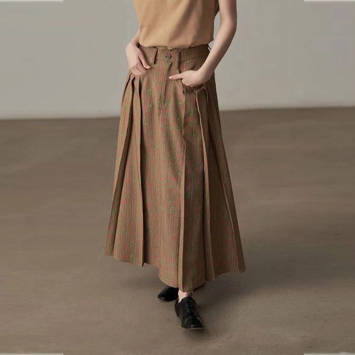 今だけ！タックスカート　プリントスカート　ロング丈　ミモレ丈　ベージュプリント柄　フリーサイズ