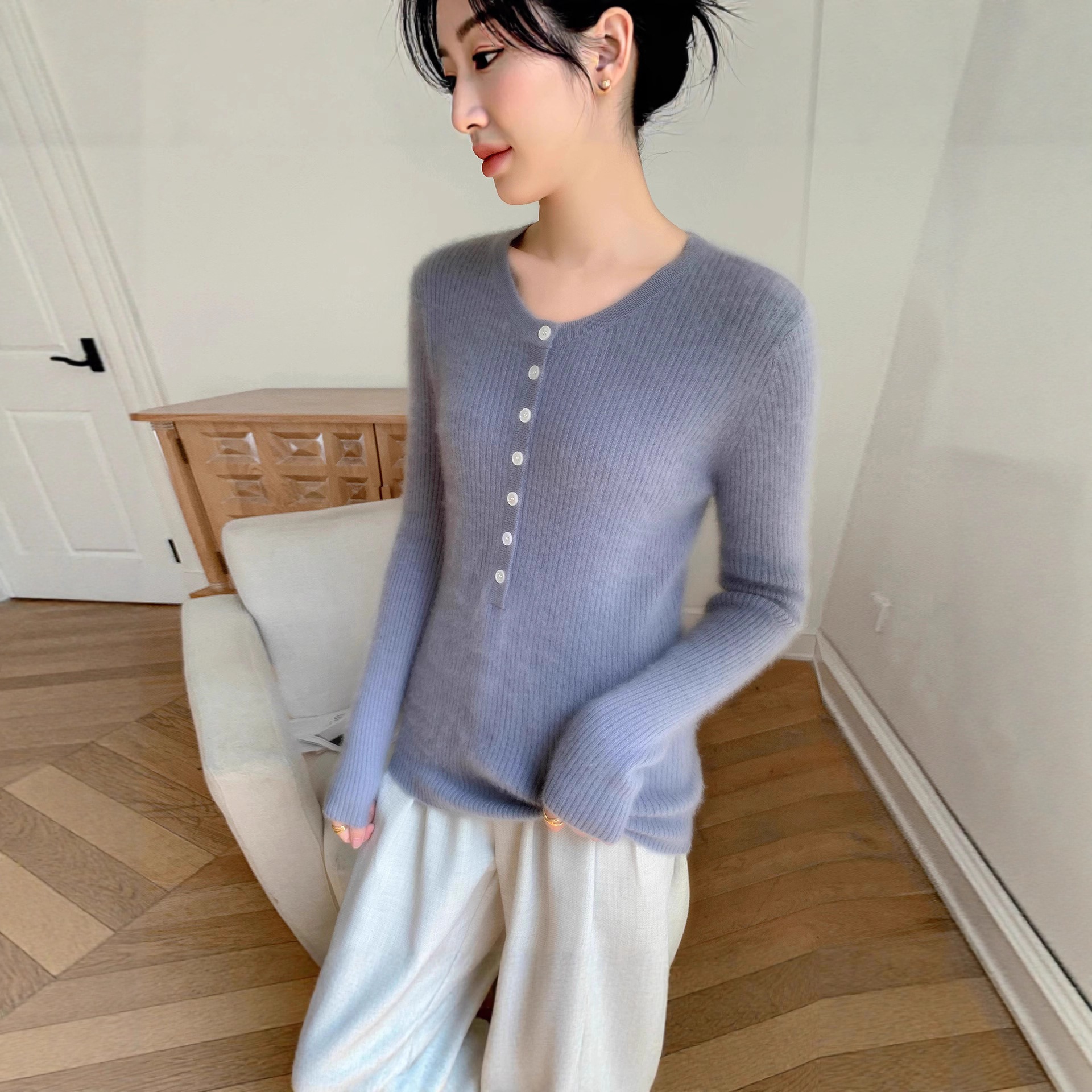 2025年秋冬新作 カシミア スリムフィット ラウンドネック ニットセーター 無地 ゆったり プルオーバー ウール ベースレイヤー セーター