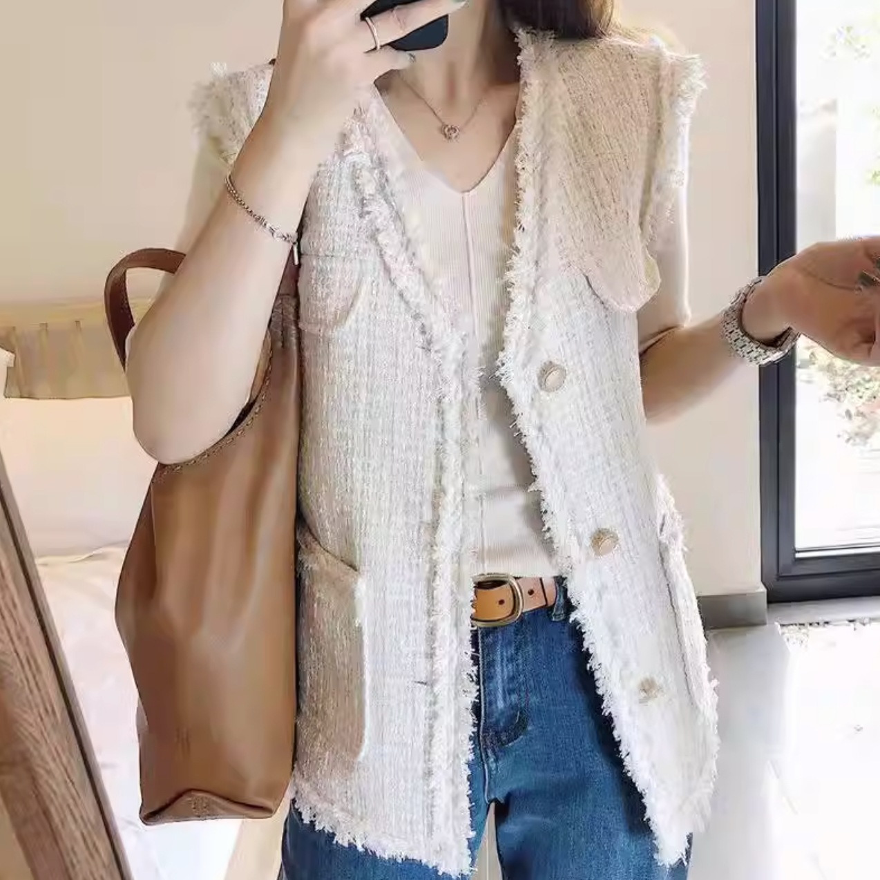 ベスト ジレ レディース ツイード かわいい シンプル おしゃれ きれいめ 大人可愛い ノースリーブ 重ね着 ノーカラー 高級感 ショート丈 羽織り Vネック 韓国 エレガント ファッション コーデ