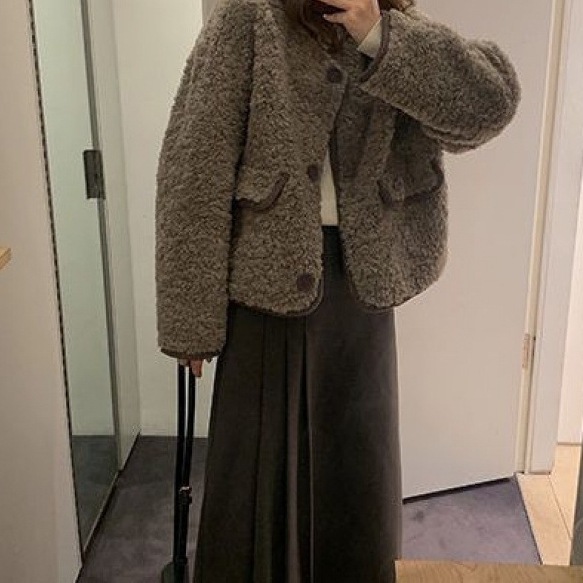 女性用グレインベルベット模造ラムウールコート2025秋冬新スタイルプラスベルベット厚みのあるファッショナブルなスタイルルーズウールトップ 5,139円