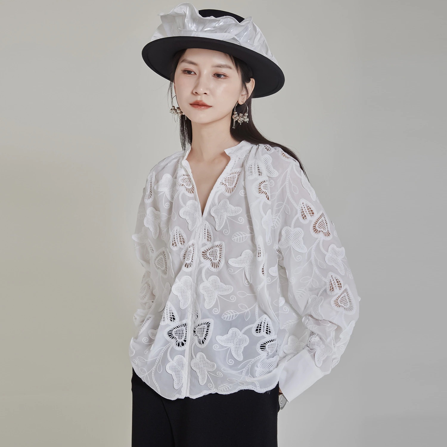 フランス風立体蝶々刺繍花長袖シャツ大きいサイズ 着痩せ長袖ブラウス