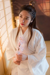 日本の着物の白い肌のヒモの裏地ときものの裏地 4,675円