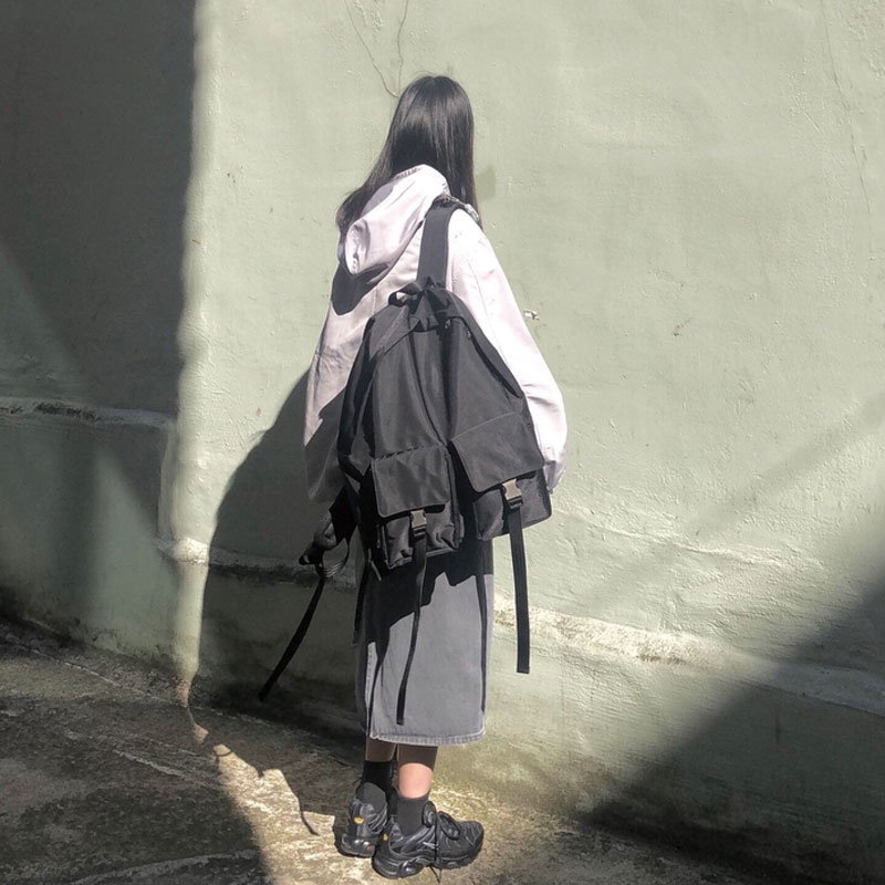 [IUGAMAKARAS] Silver Buckle Backpack ストリート ショルダーバッグ トートバッグ リュック レディース メンズ  韓国ファッション